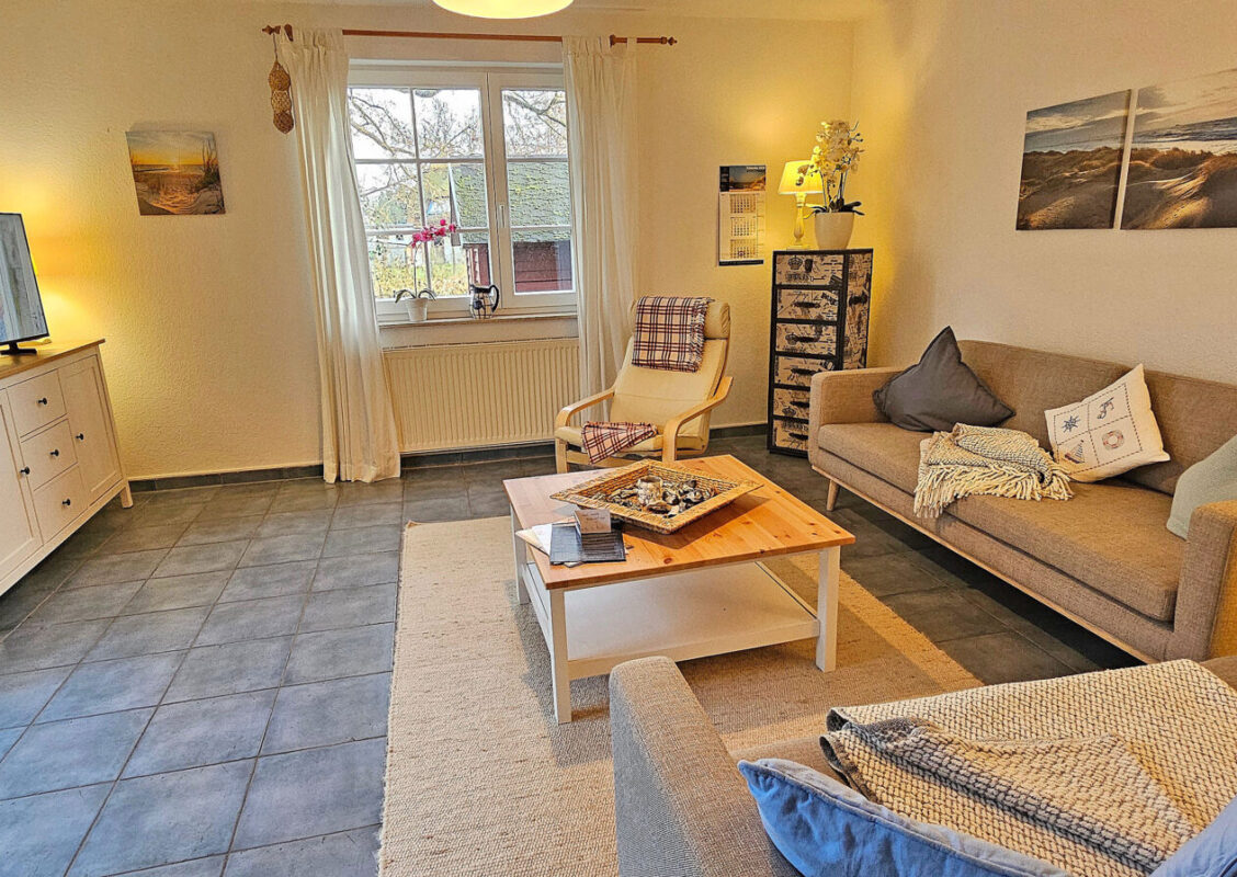 Prerow Ferienhaushälfte Erle 9 - Ferienservice Prerow Erlengrund 9   18375 Ostseebad Prerow